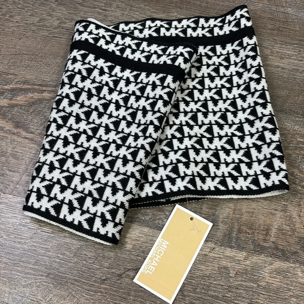 NWT Michael Kors Monogram Infinity Scarf